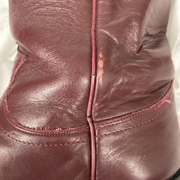 Burgundy Vintage Justin Cowboy Boots - Picture 11 of 13